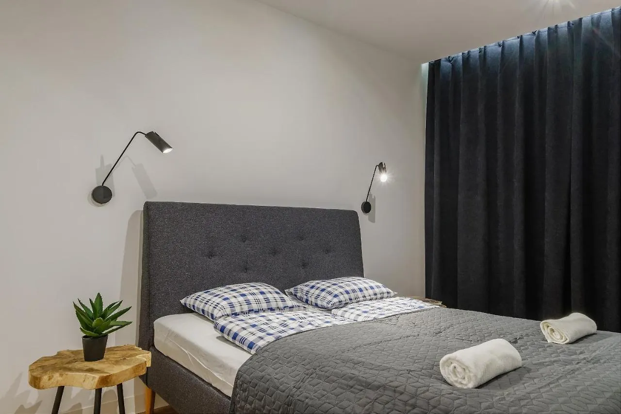 Апартаменты Apartamenty I Pokoje Krupowki 16, Na Szczytach Закопане Польша