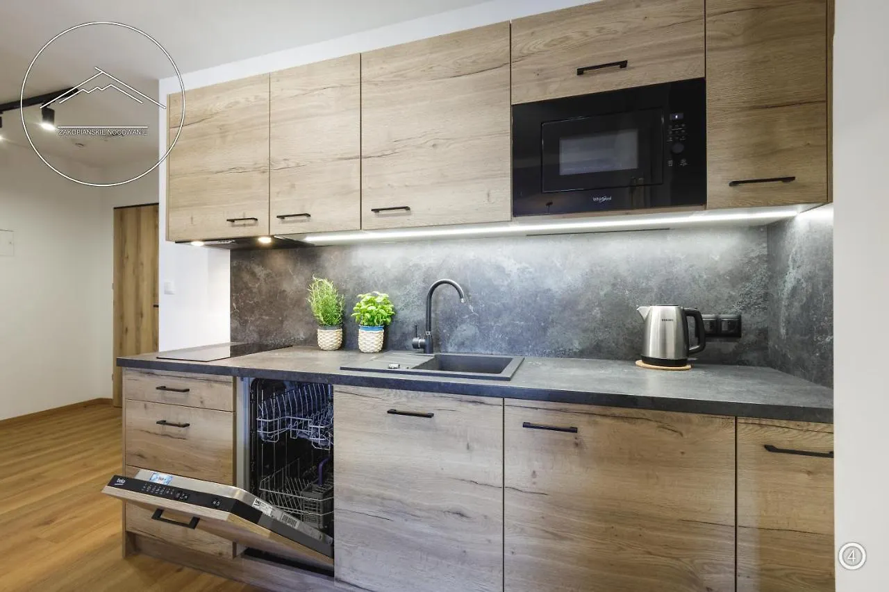 Apartamenty I Pokoje Krupowki 16, Na Szczytach ザコパネ