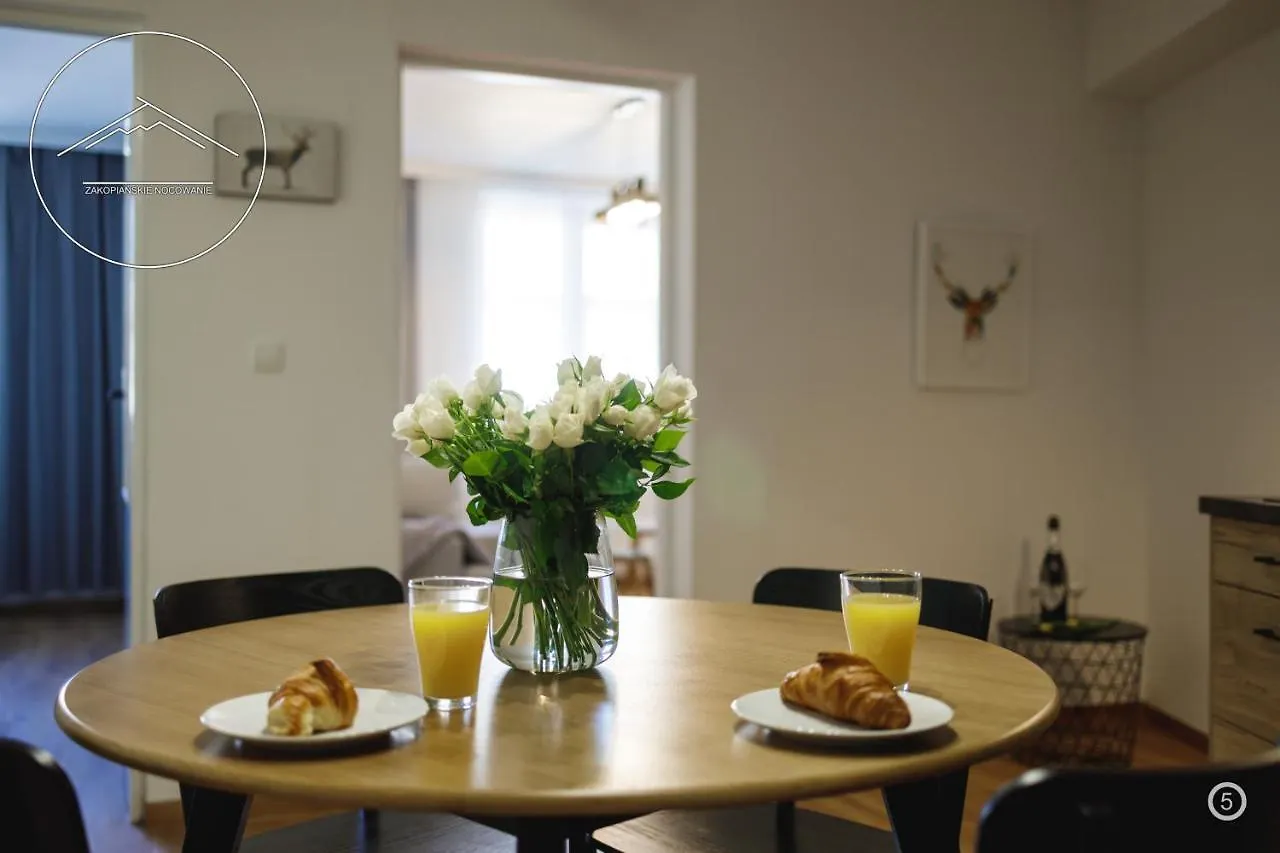 Apartamenty I Pokoje Krupowki 16, Na Szczytach ザコパネ ポーランド