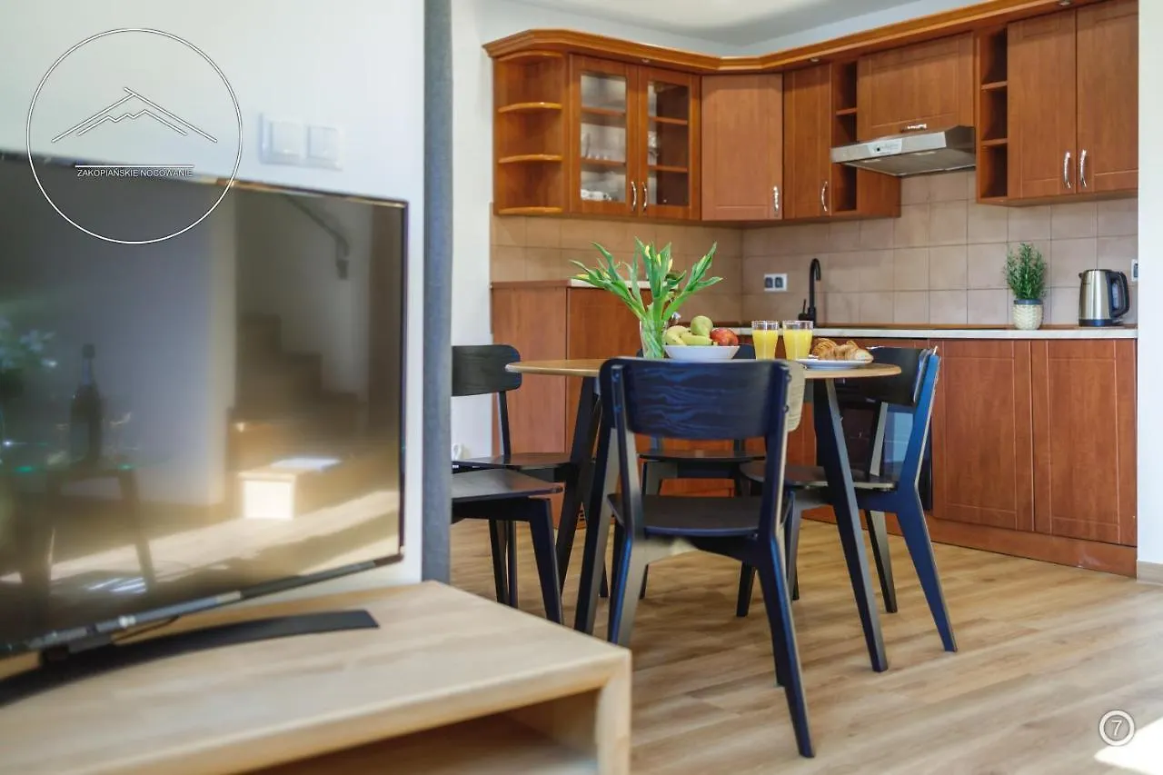 Apartamenty I Pokoje Krupowki 16, Na Szczytach ザコパネ